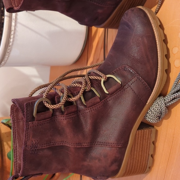 Sorel lace up boots size 7.5 - Picture 4 of 4